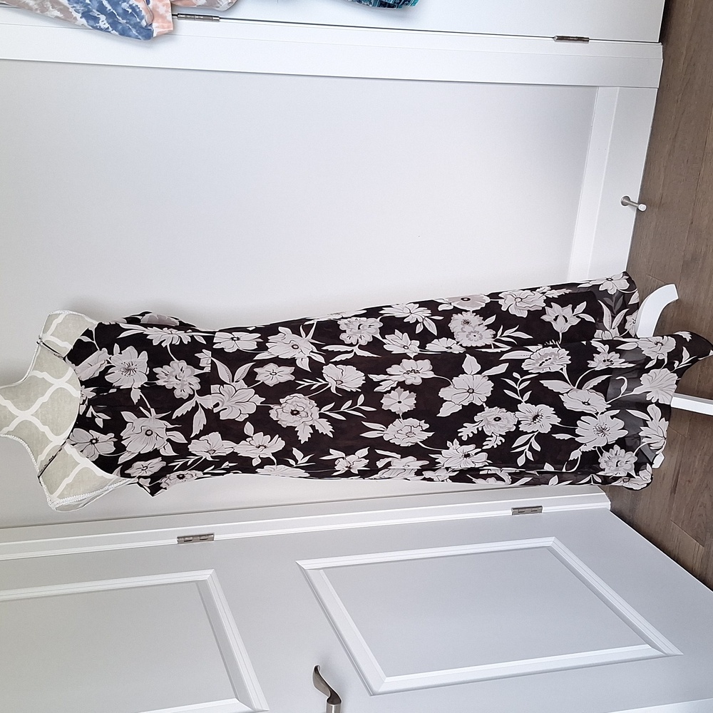[12] Evan-Picone dress